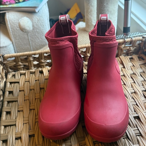 UGG Red Rain-booties Size 7 - Picture 6 of 8